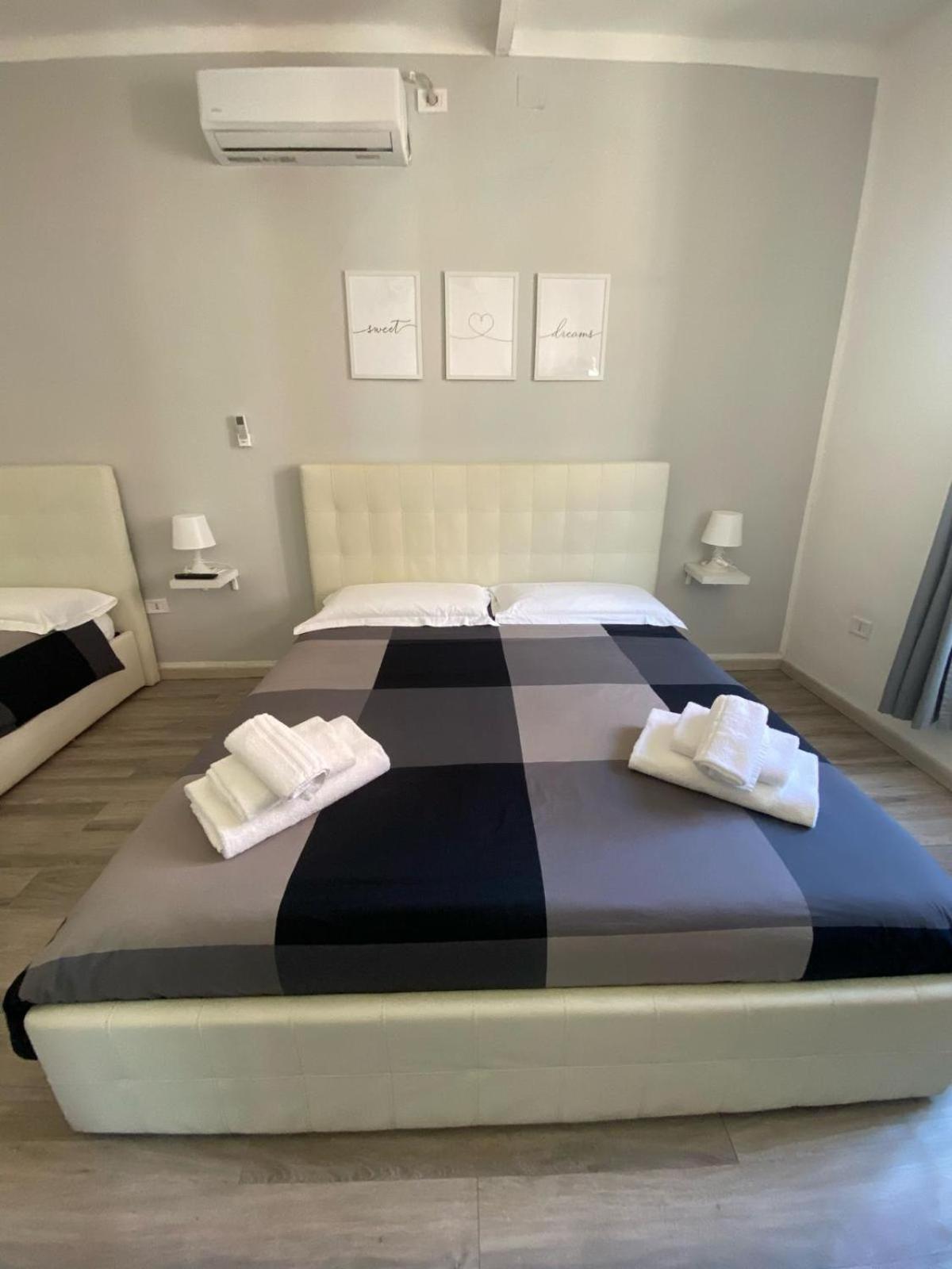 Newhouse 336 Apartment Bari Luaran gambar